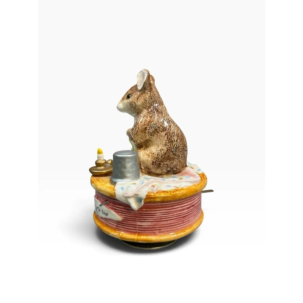 Enesco Beatrix Potter No More Twist Music Box Mouse Brahms Lullaby 1996 Works